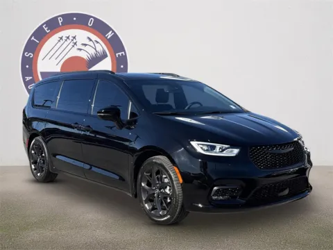 Photos of 2026 Chrysler Pacifica Limited for sale in Fort Walton Beach, FL at Step One CDJR Fiat Fort Walton Beach
