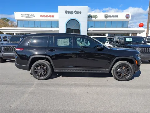 More photos of 2025 Jeep Grand Cherokee L Limited at Step One CDJR Fiat Fort Walton Beach, FL