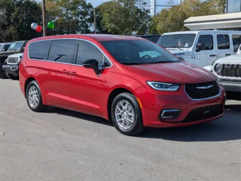 Photos of 2026 Chrysler Pacifica Select for sale in Fort Walton Beach, FL at Step One CDJR Fiat Fort Walton Beach