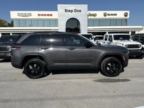 More photos of 2025 Jeep Grand Cherokee Altitude X at Step One CDJR Fiat Fort Walton Beach, FL