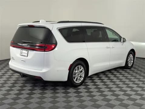 More photos of 2022 Chrysler Pacifica Touring L at Step One CDJR Fiat Fort Walton Beach, FL
