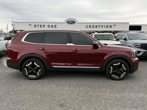 More photos of 2024 Kia Telluride S at Step One Ford Crestview, FL