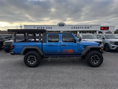 More photos of 2020 Jeep Gladiator Sport at Step One Ford Crestview, FL