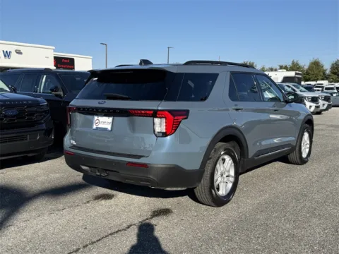 More photos of 2025 Ford Explorer Active at Step One Ford Crestview, FL