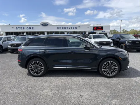 More photos of 2020 Lincoln Corsair Reserve at Step One Ford Crestview, FL