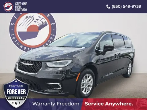 Black 2023 Chrysler Pacifica Touring L for sale in Crestview, FL
