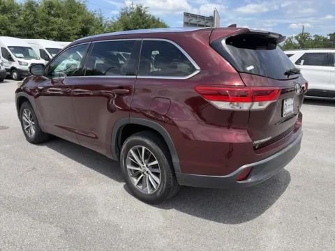 More photos of 2018 Toyota Highlander XLE at Step One Ford Crestview, FL