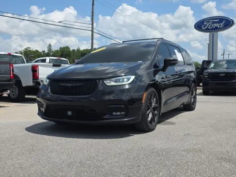 Photos of 2022 Chrysler Pacifica Limited for sale in Crestview, FL at Step One Ford Crestview
