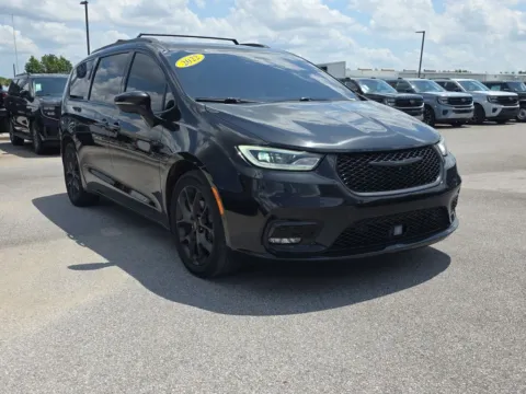More photos of 2022 Chrysler Pacifica Limited at Step One Ford Crestview, FL
