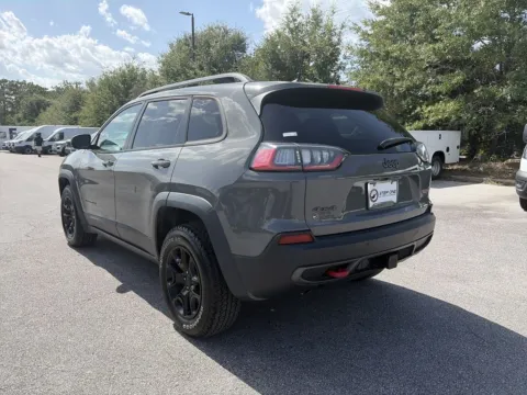 More photos of 2019 Jeep Cherokee Trailhawk at Step One Ford Crestview, FL