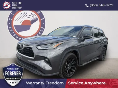Gray 2022 Toyota Highlander XLE for sale in Crestview, FL