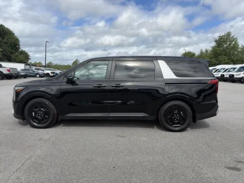 More photos of 2025 Kia Carnival LXS at Step One Ford Crestview, FL