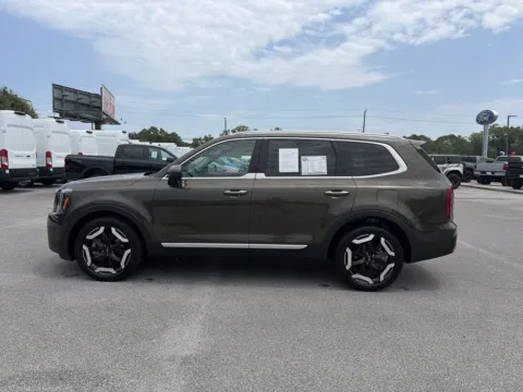 More photos of 2025 Kia Telluride S at Step One Ford Crestview, FL