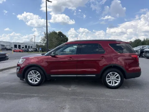 More photos of 2017 Ford Explorer XLT at Step One Ford Crestview, FL