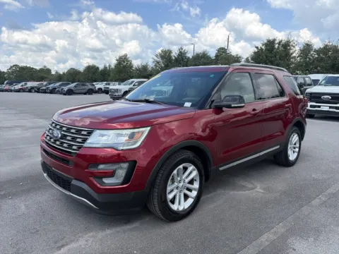 More photos of 2017 Ford Explorer XLT at Step One Ford Crestview, FL