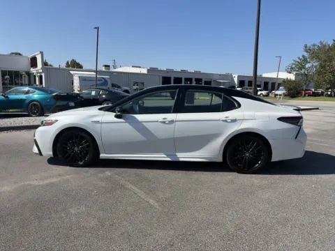 More photos of 2021 Toyota Camry Hybrid XSE at Step One Ford Crestview, FL