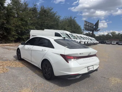 More photos of 2021 Hyundai Elantra SEL at Step One Ford Crestview, FL