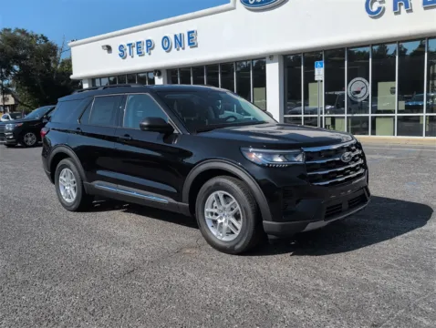 More photos of 2025 Ford Explorer Active at Step One Ford Crestview, FL