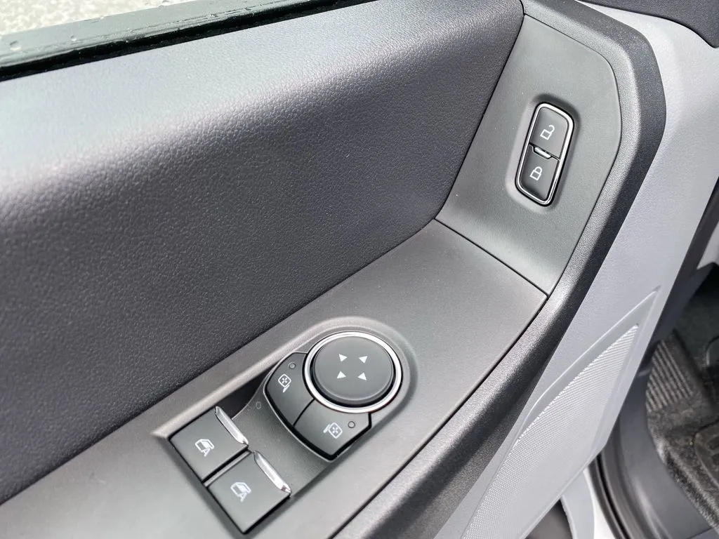 2025 Ford F-350 Super Duty XL - Photo 14