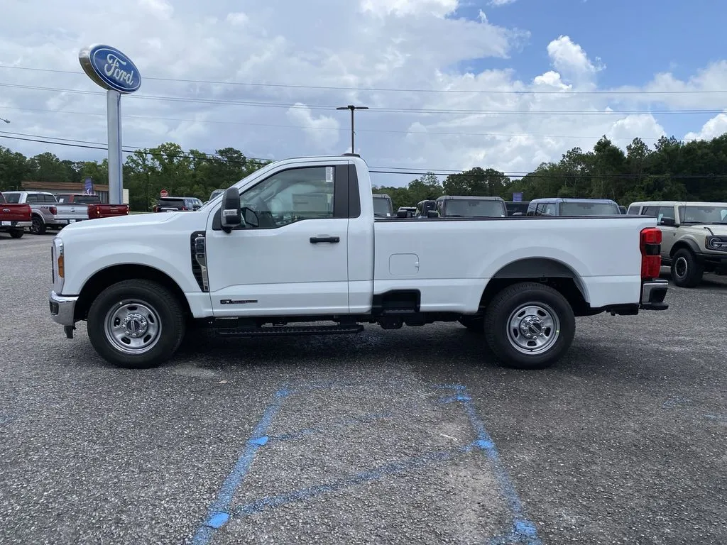 2025 Ford F-350 Super Duty XL - Photo 6