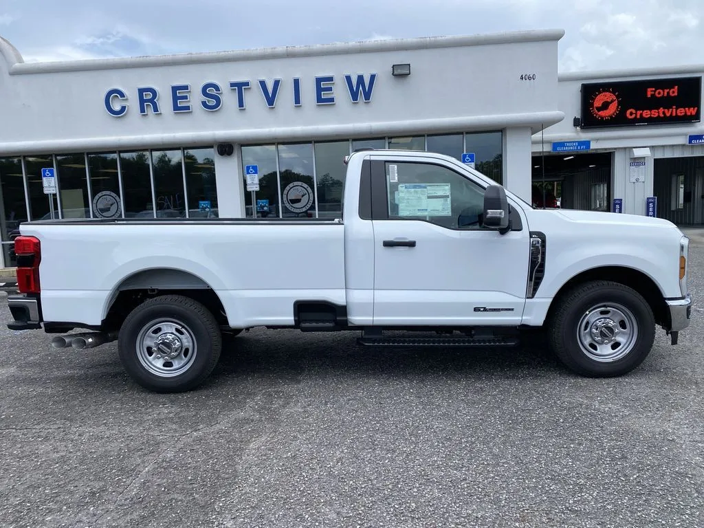 2025 Ford F-350 Super Duty XL - Photo 10