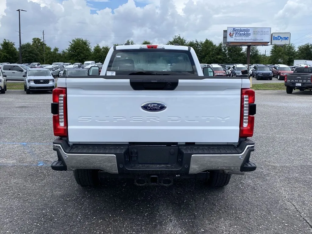 2025 Ford F-350 Super Duty XL - Photo 8