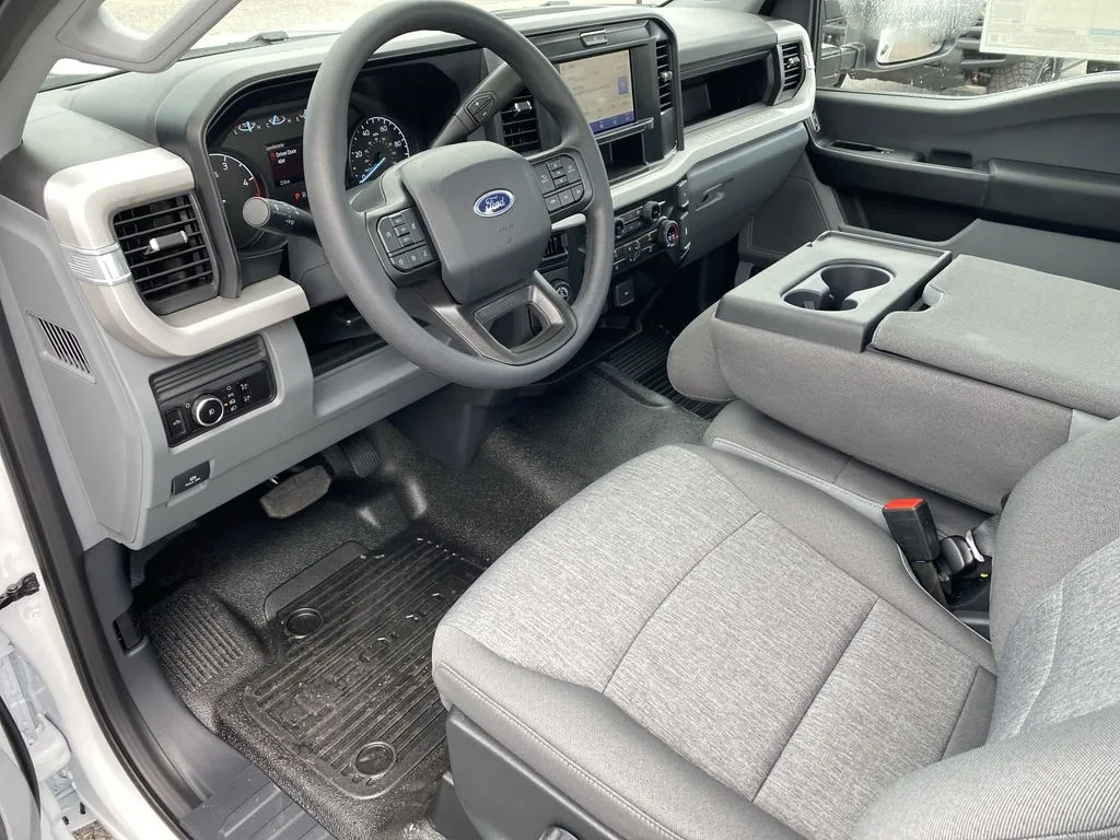 2025 Ford F-350 Super Duty XL - Photo 15
