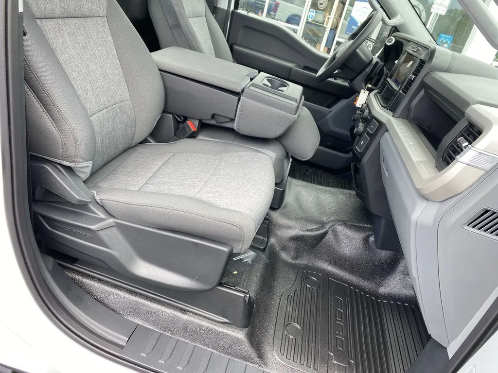 2025 Ford F-350 Super Duty XL - Photo 30
