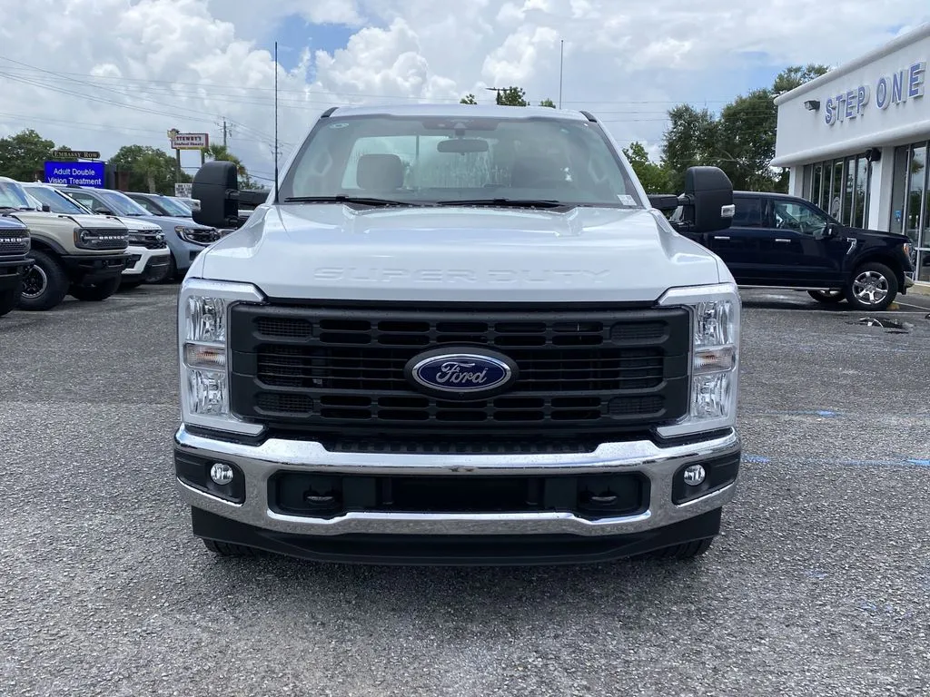 2025 Ford F-350 Super Duty XL - Photo 4