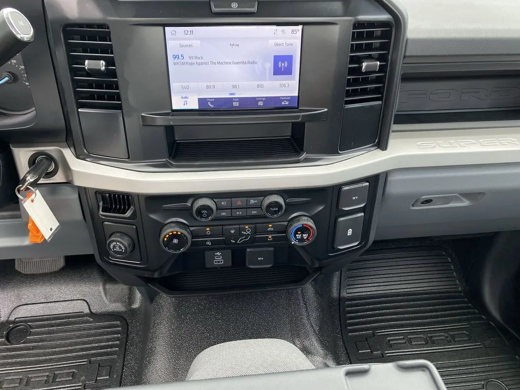 2025 Ford F-350 Super Duty XL - Photo 24