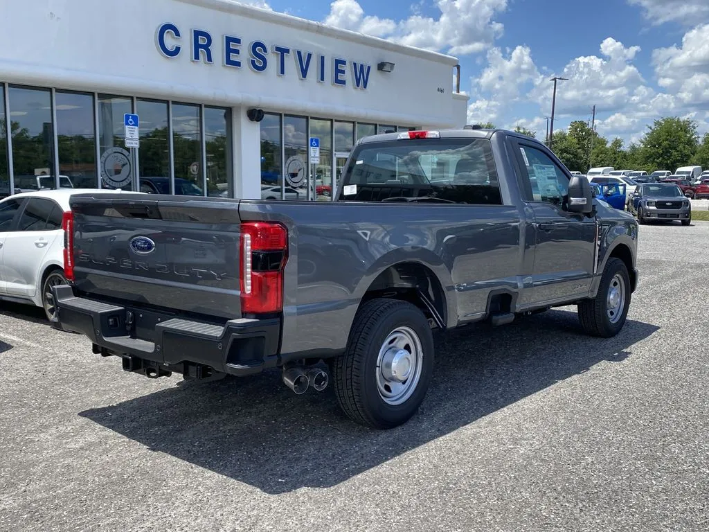 2025 Ford F-350 Super Duty XL - Photo 9