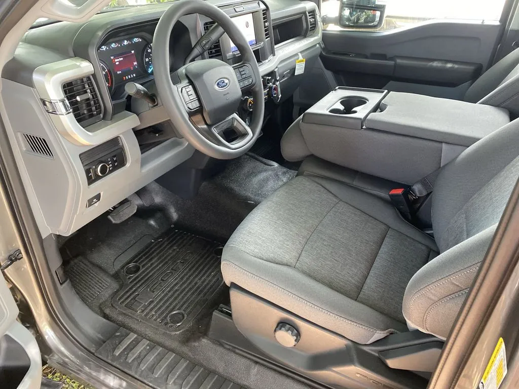 2025 Ford F-350 Super Duty XL - Photo 13
