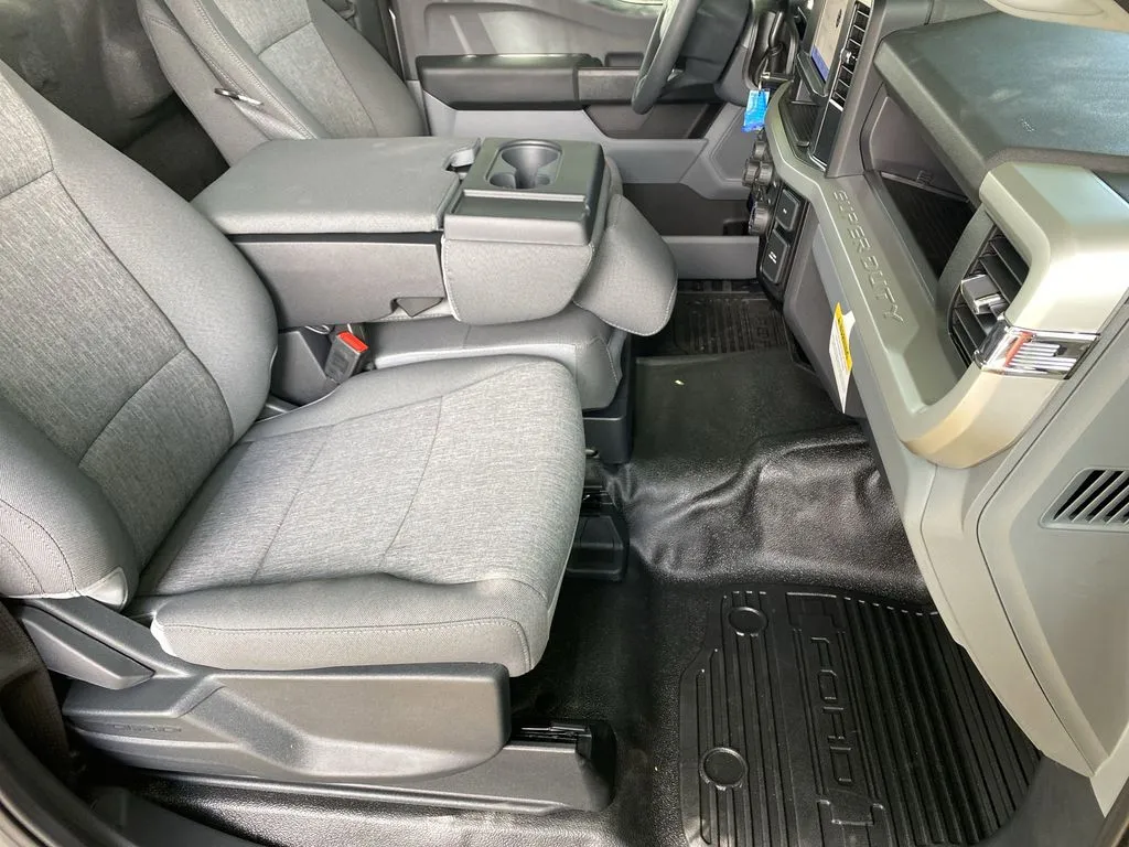 2025 Ford F-350 Super Duty XL - Photo 28