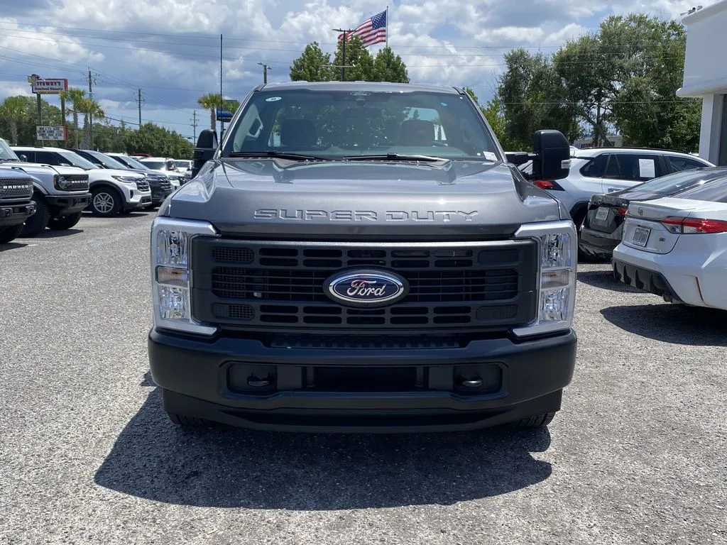 2025 Ford F-350 Super Duty XL - Photo 4