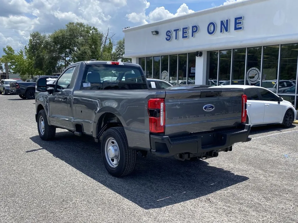2025 Ford F-350 Super Duty XL - Photo 7