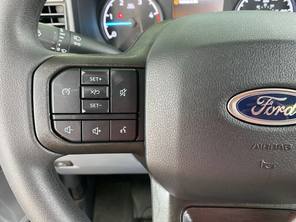 2025 Ford F-350 Super Duty XL - Photo 18