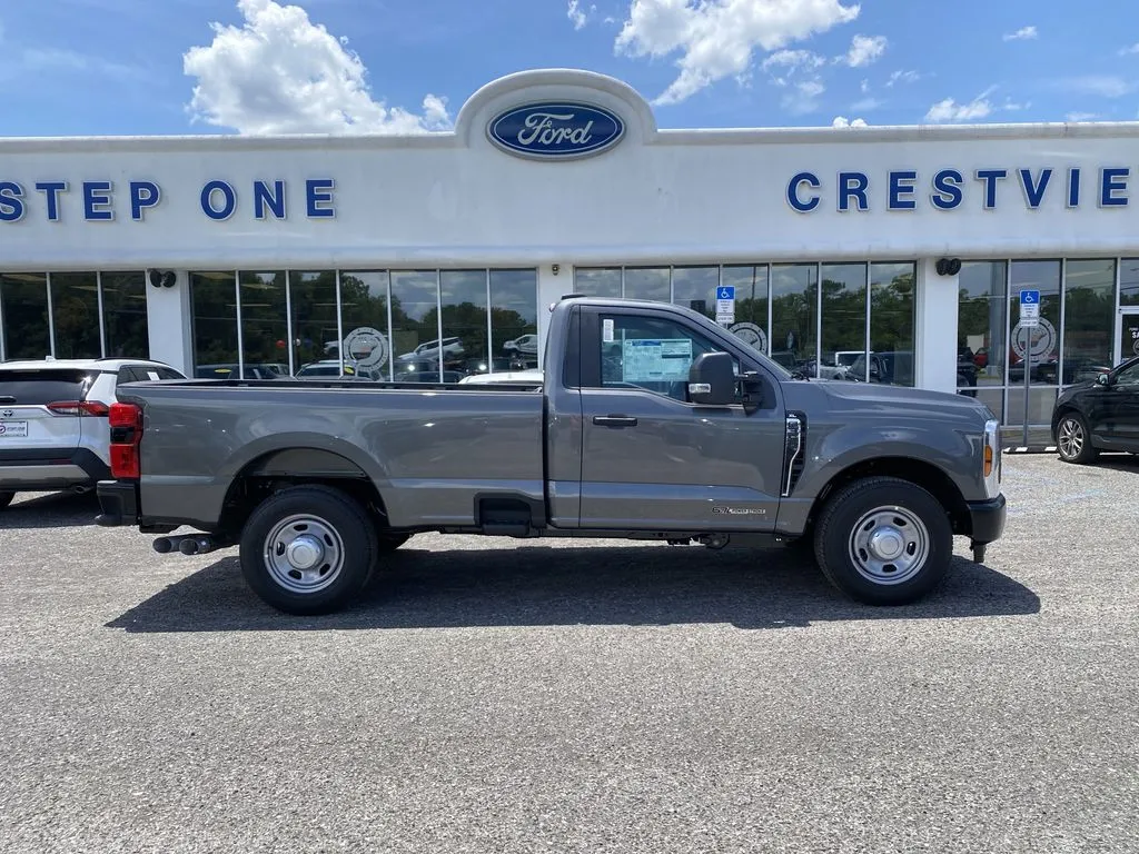 2025 Ford F-350 Super Duty XL - Photo 10