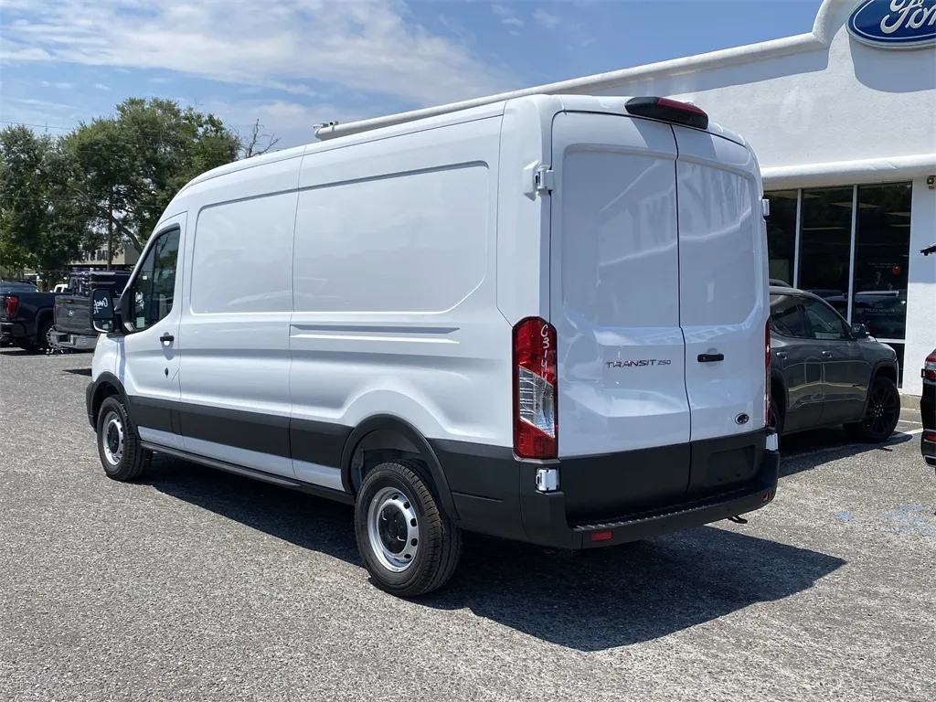 2025 Ford Transit photo 3