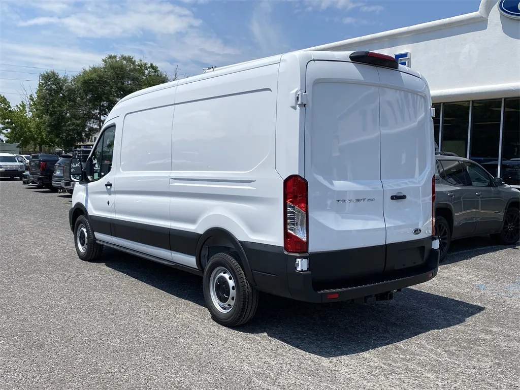 2025 Ford Transit photo 3
