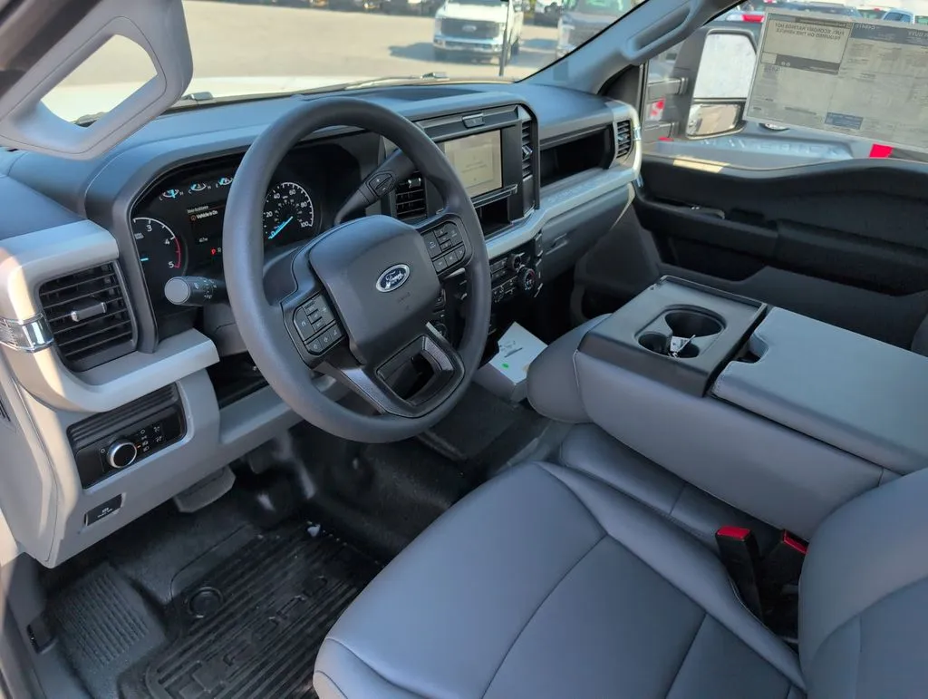 2026 Ford F-550 Super Duty Chassis Cab XL - Photo 10