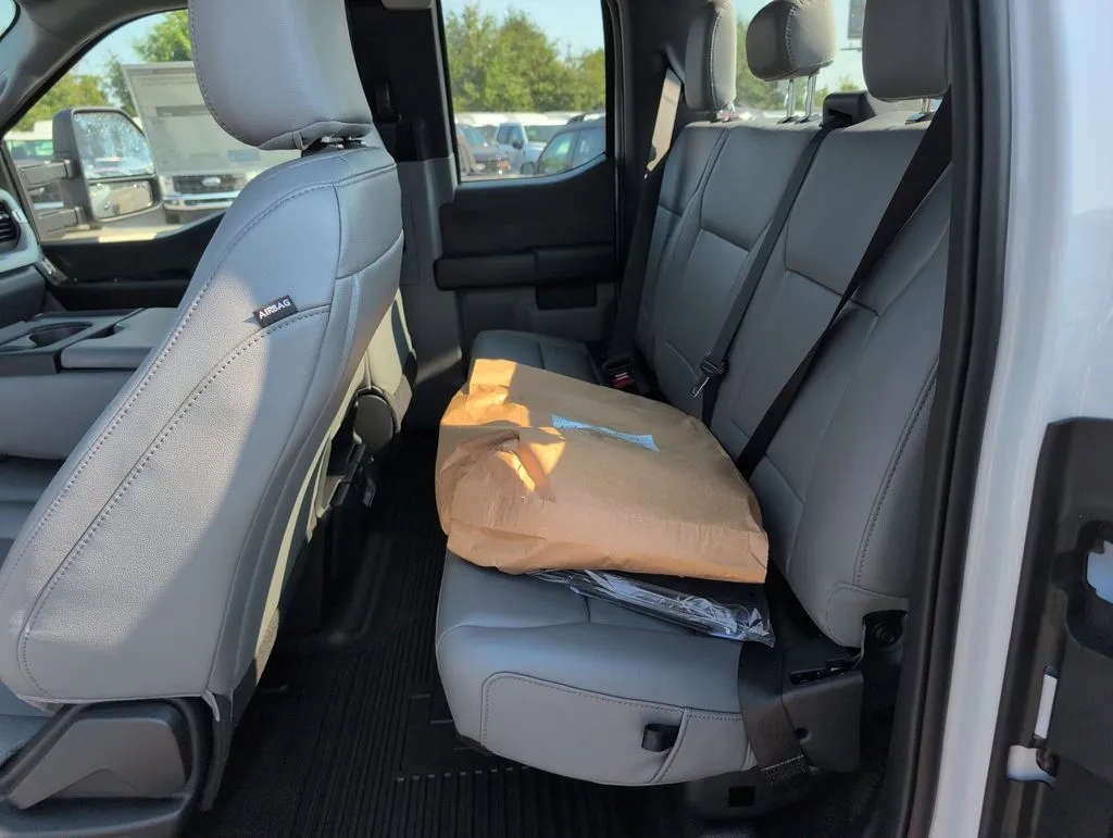 2026 Ford F-450 Super Duty Chassis Cab XL - Photo 19