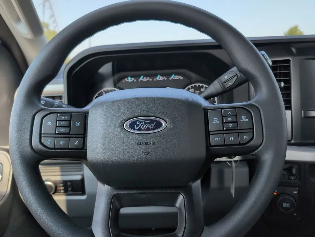 2026 Ford F-450 Super Duty Chassis Cab XL - Photo 15