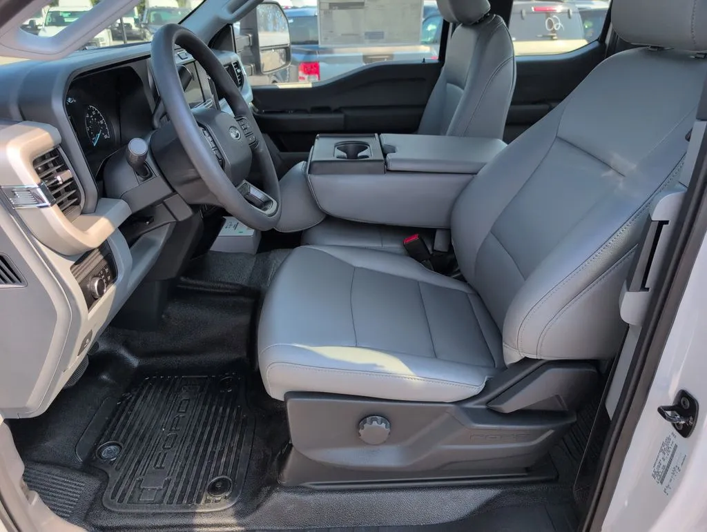 2026 Ford F-450 Super Duty Chassis Cab XL - Photo 11