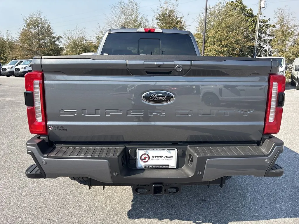 2026 Ford F-350 Super Duty Lariat - Photo 6