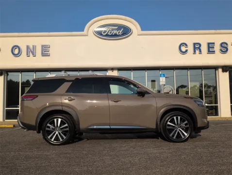 More photos of 2024 Nissan Pathfinder Platinum at Step One Ford Crestview, FL