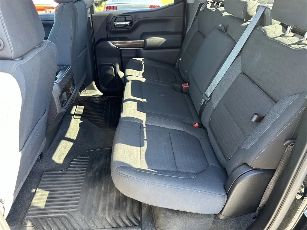 2020 Chevrolet Silverado 1500 RST photo 4