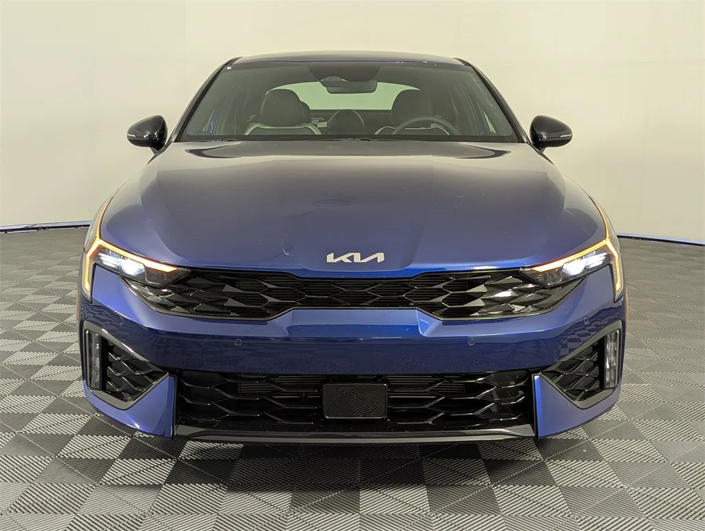 2026 Kia K5 GT-Line photo 4