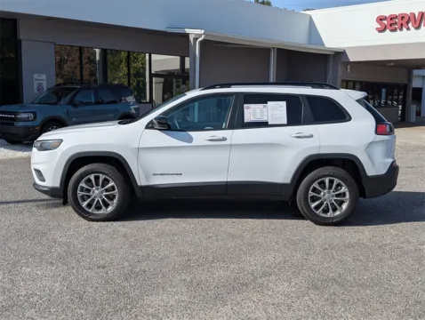 More photos of 2022 Jeep Cherokee Latitude Lux at Step One Kia Fort Walton Beach, FL