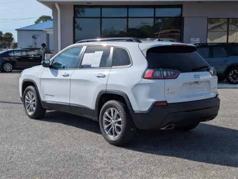 More photos of 2022 Jeep Cherokee Latitude Lux at Step One Kia Fort Walton Beach, FL