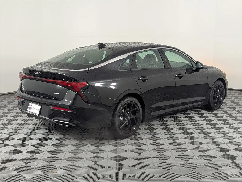 2026 Kia K5 GT-Line photo 3